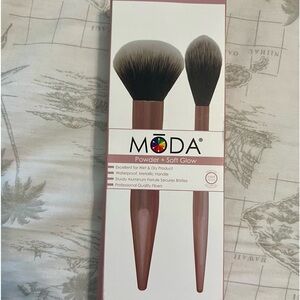 2 pack Makeup Brushes 💋 NWT